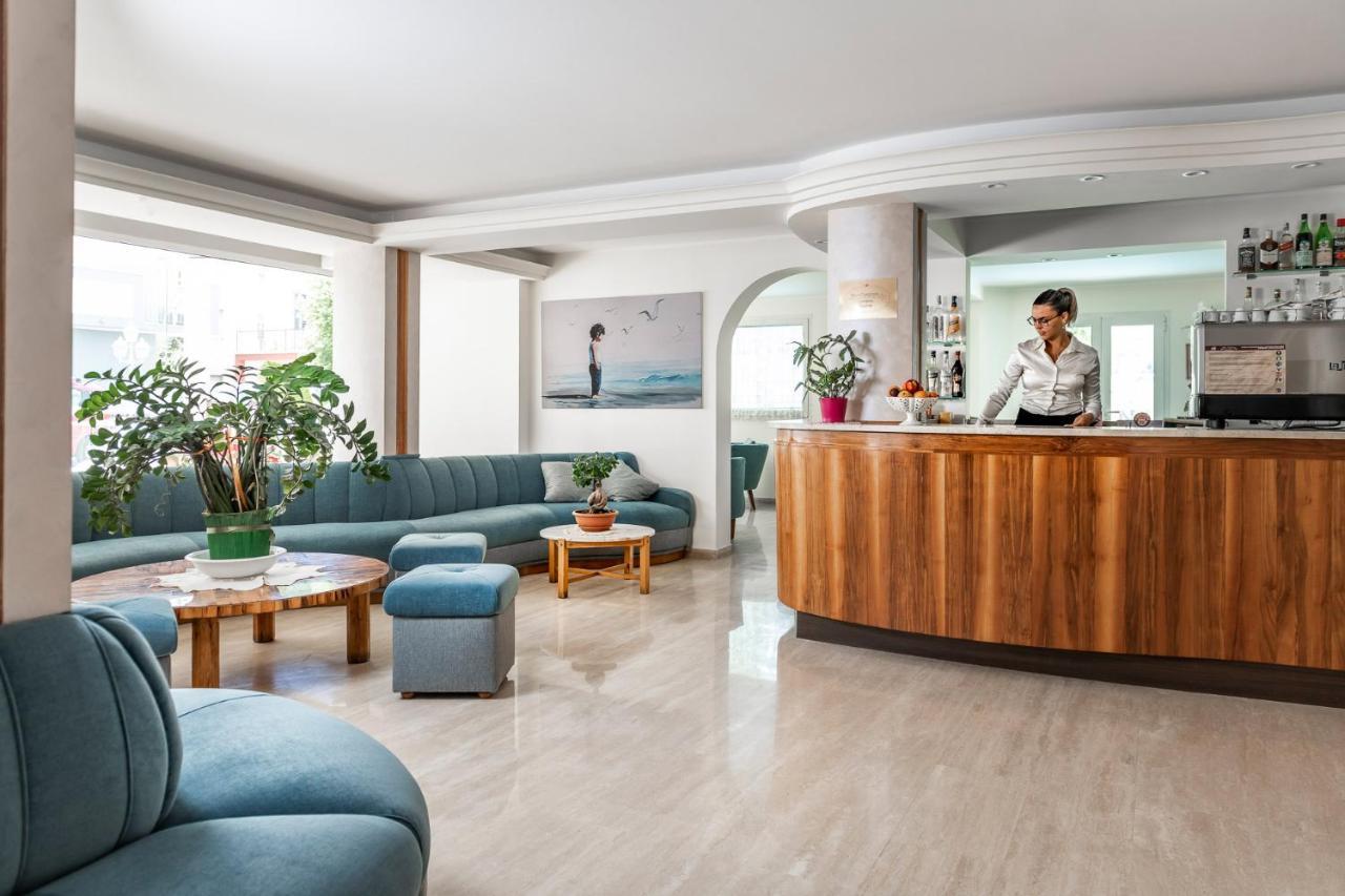 Hotel Rondinella E Viola Rimini Buitenkant foto