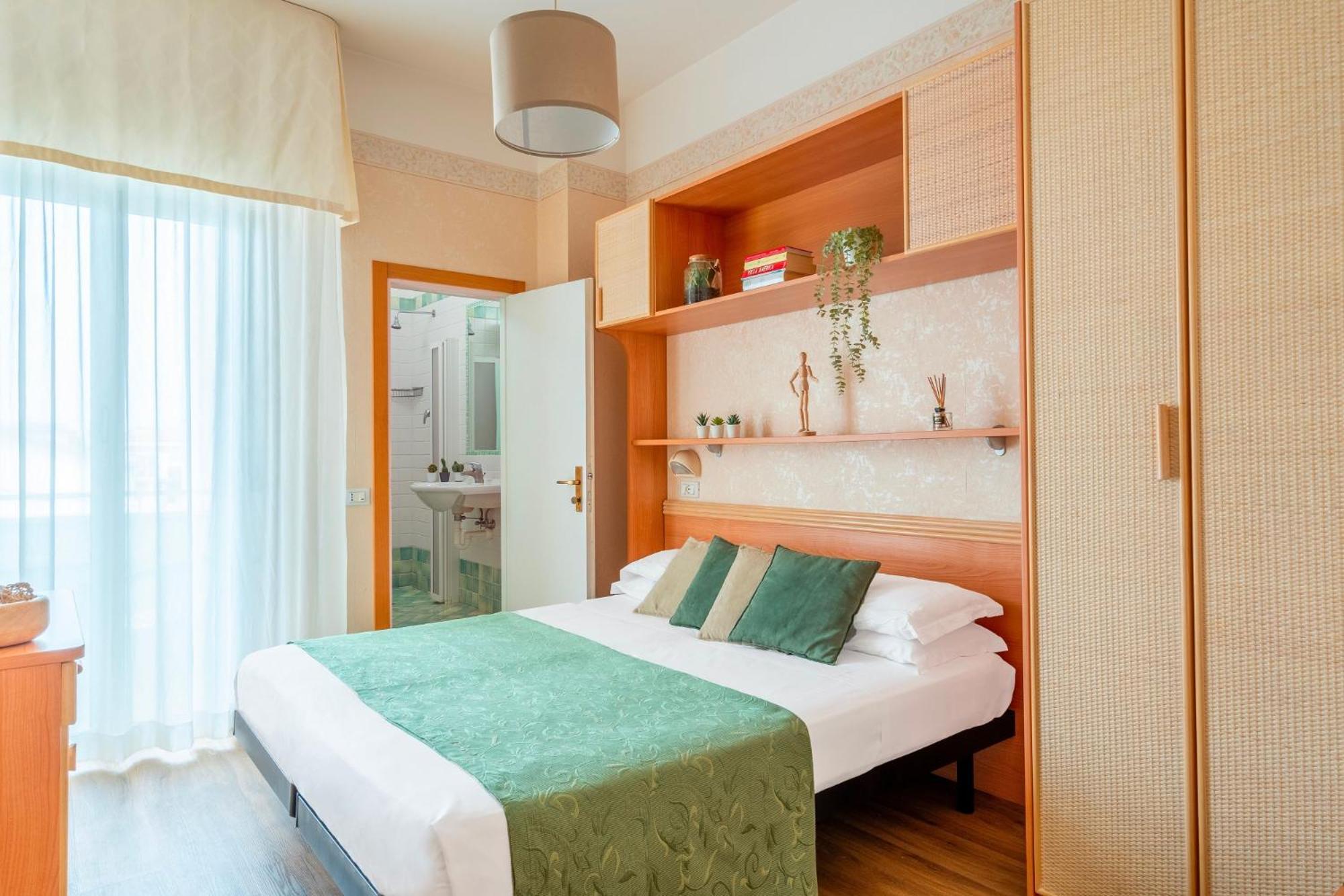 Hotel Rondinella E Viola Rimini Buitenkant foto