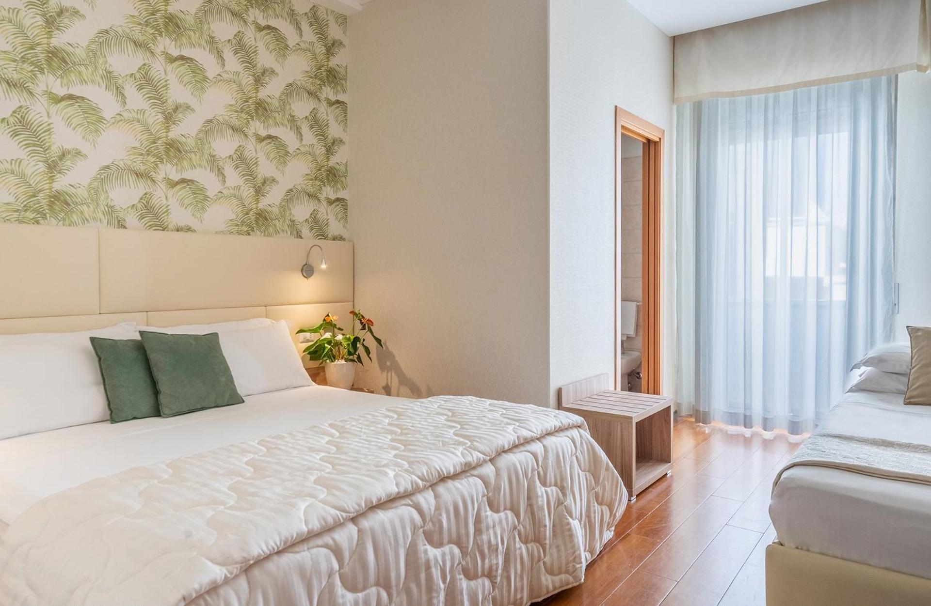 Hotel Rondinella E Viola Rimini Buitenkant foto