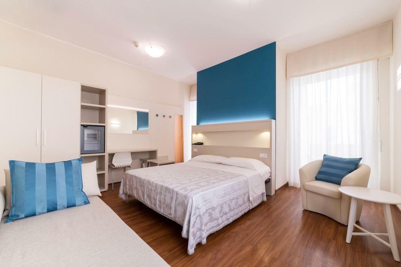 Hotel Rondinella E Viola Rimini Buitenkant foto